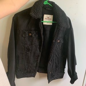 Hollister Distressed Jean Jacket  w/ Sherpa Collar